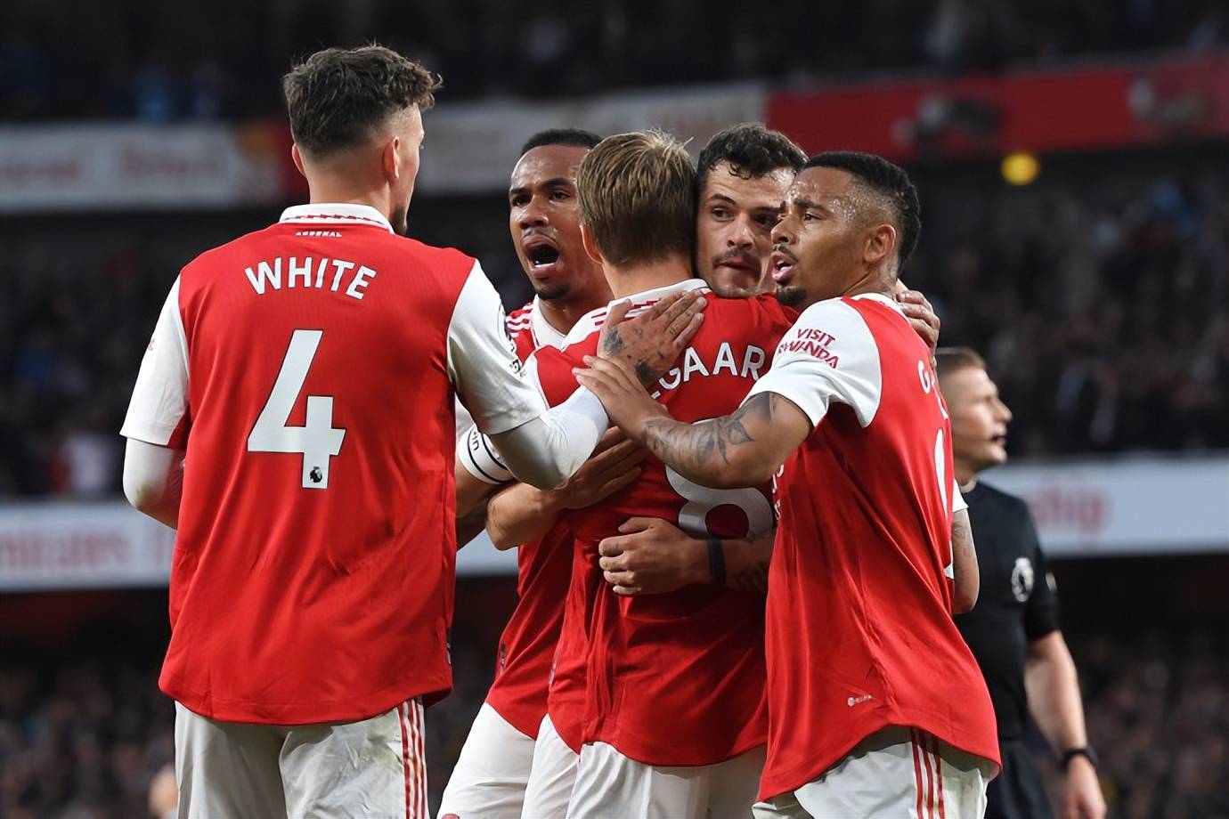 棋牌-摩纳哥发布备战花絮，集结日临场应变，法甲任务艰巨，赛程密集仍需轮换的简单介绍